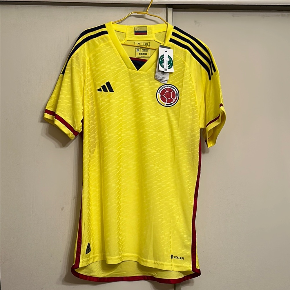 XL Adidas authentic Colombian Jersey. Purchased in Colombia